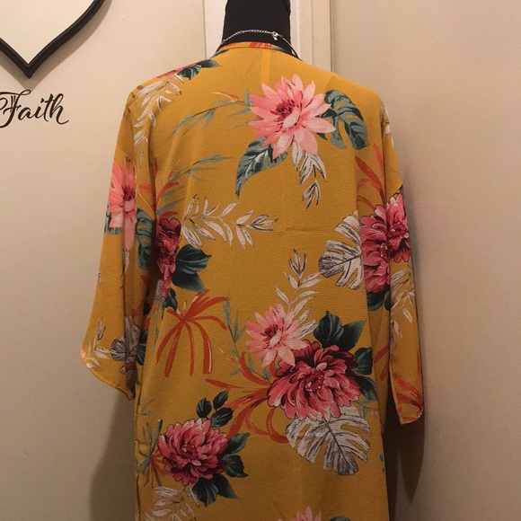 Floral Yellow Kimono Cardigan Size Small - Picture 5 of 11